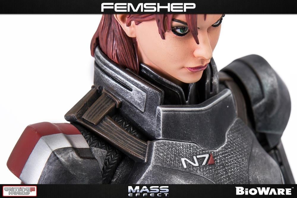 Mass Effect Femshep 1/4 Scale Limited Edition Statue Gallery Image 11