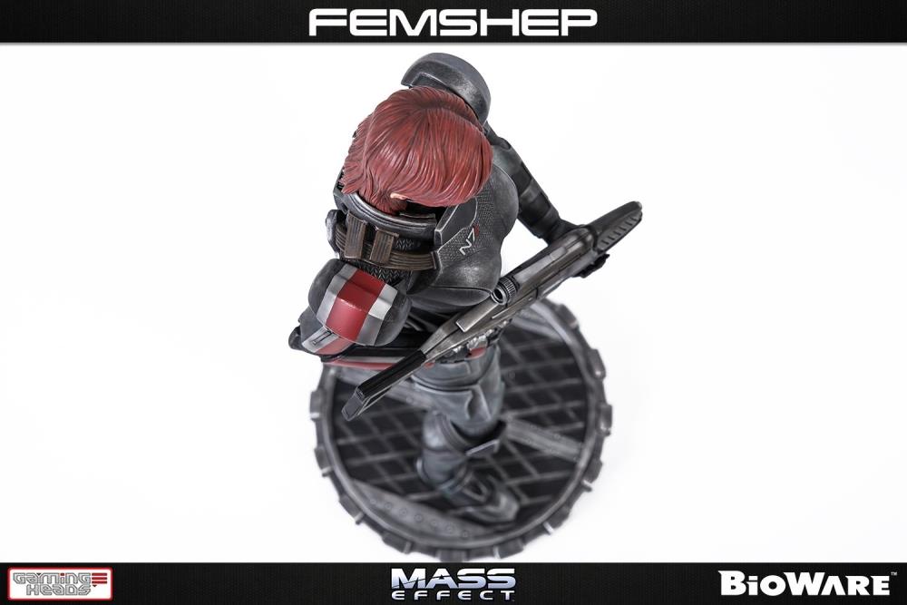 Mass Effect Femshep 1/4 Scale Limited Edition Statue Gallery Image 7
