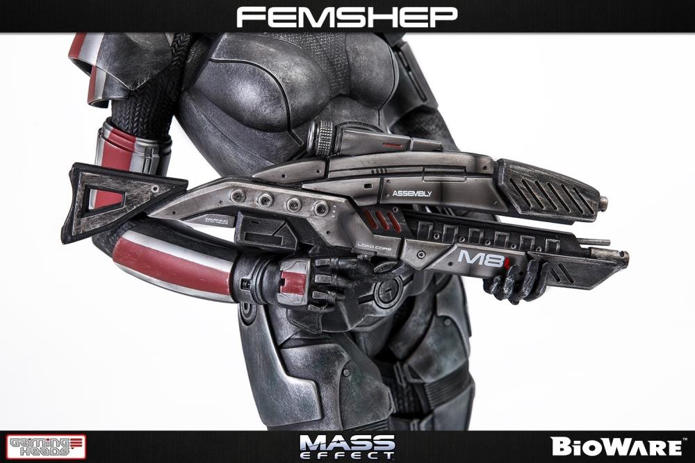 Mass Effect Femshep 1/4 Scale Limited Edition Statue Gallery Image 12
