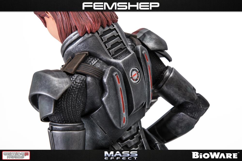 Mass Effect Femshep 1/4 Scale Limited Edition Statue Gallery Image 13