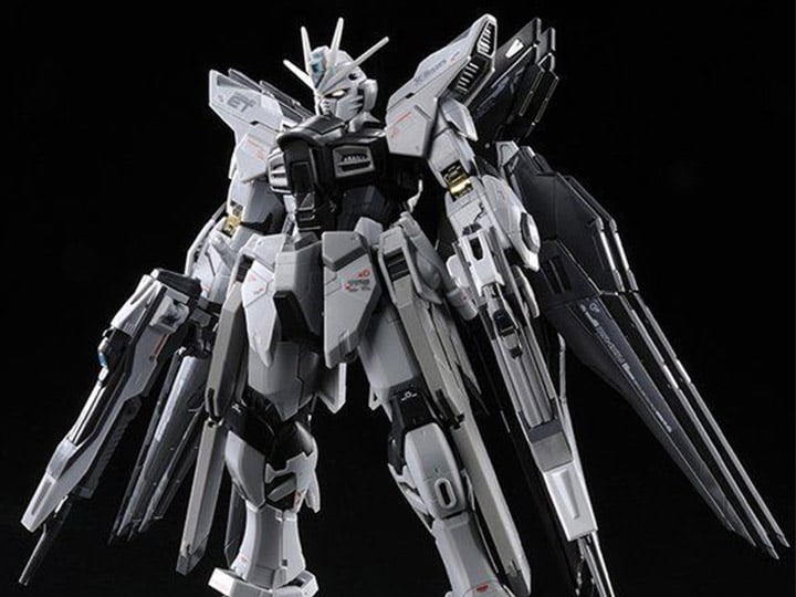 Mobile Suit Gundam SEED RG Strike Freedom Gundam (Deactive Mode) Exclusive 1/144 Scale Model Kit Gallery Image 1