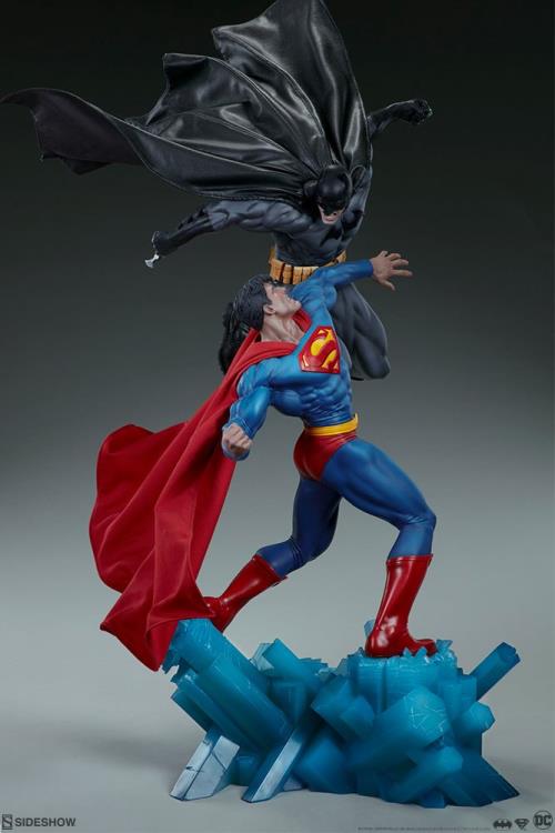 DC Comics Batman Vs Superman Diorama Gallery Image 6