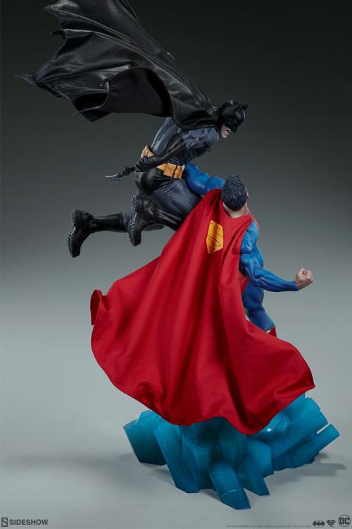 DC Comics Batman Vs Superman Diorama Gallery Image 5