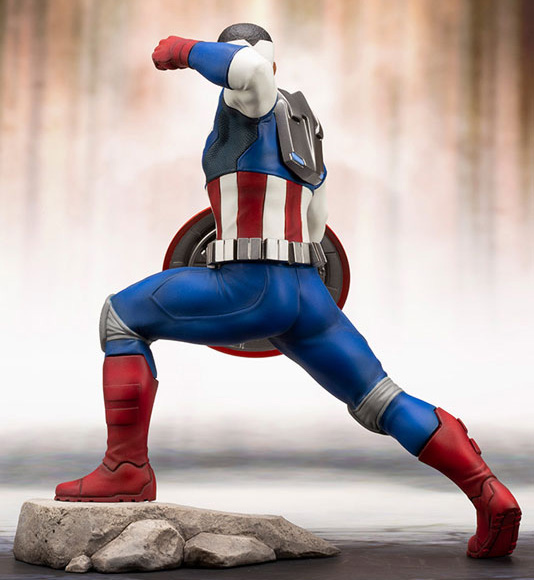 Marvel Universe ArtFX+ Captain America (Sam Wilson) Statue Gallery Image 8