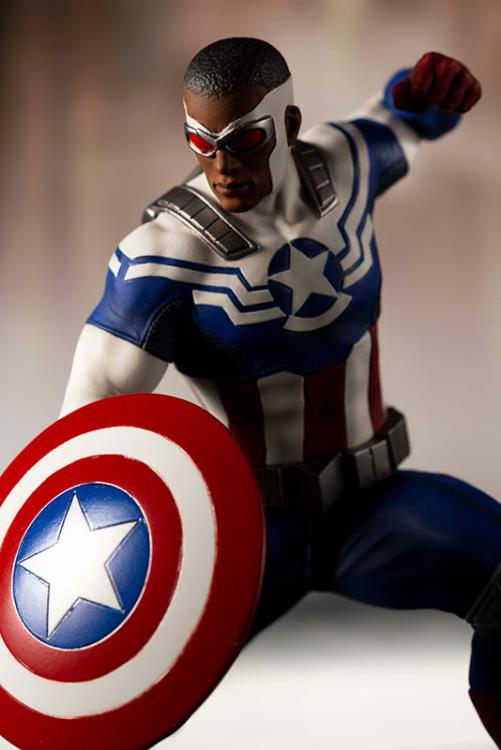 Marvel Universe ArtFX+ Captain America (Sam Wilson) Statue Gallery Image 12