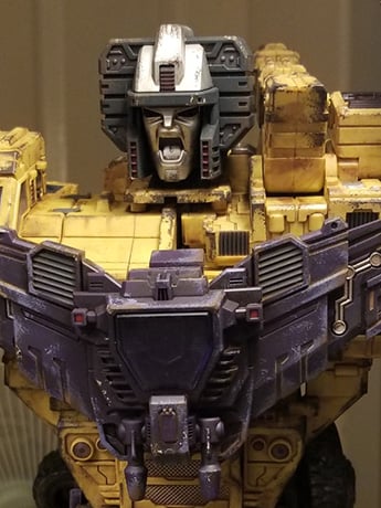 TW-C07F Constructor (Weathered) Limited Edition Gift Box Gallery Image 2