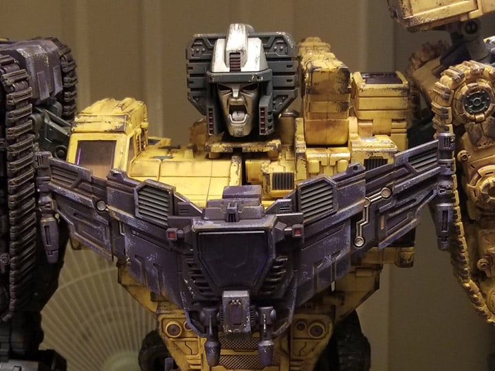 TW-C07F Constructor (Weathered) Limited Edition Gift Box Gallery Image 1