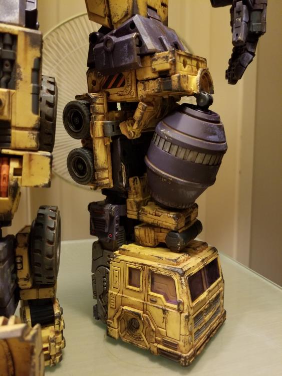 TW-C07F Constructor (Weathered) Limited Edition Gift Box Gallery Image 5