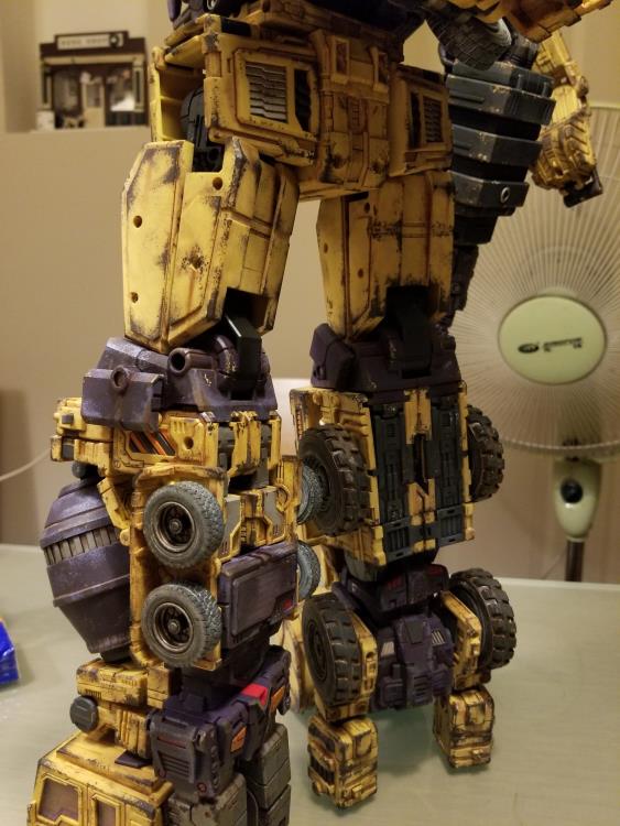 TW-C07F Constructor (Weathered) Limited Edition Gift Box Gallery Image 4