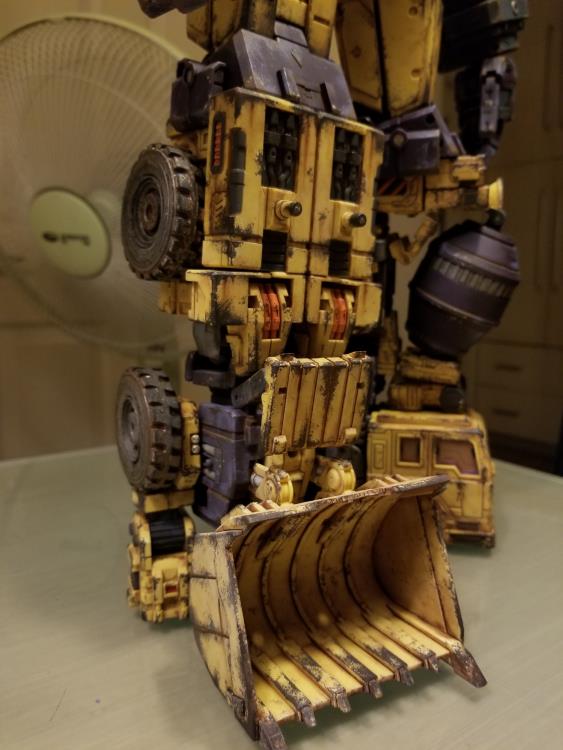 TW-C07F Constructor (Weathered) Limited Edition Gift Box Gallery Image 7