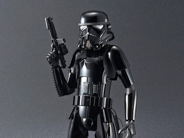 Star Wars Shadow Stormtrooper 1/6 Scale Model Kit Gallery Image 1