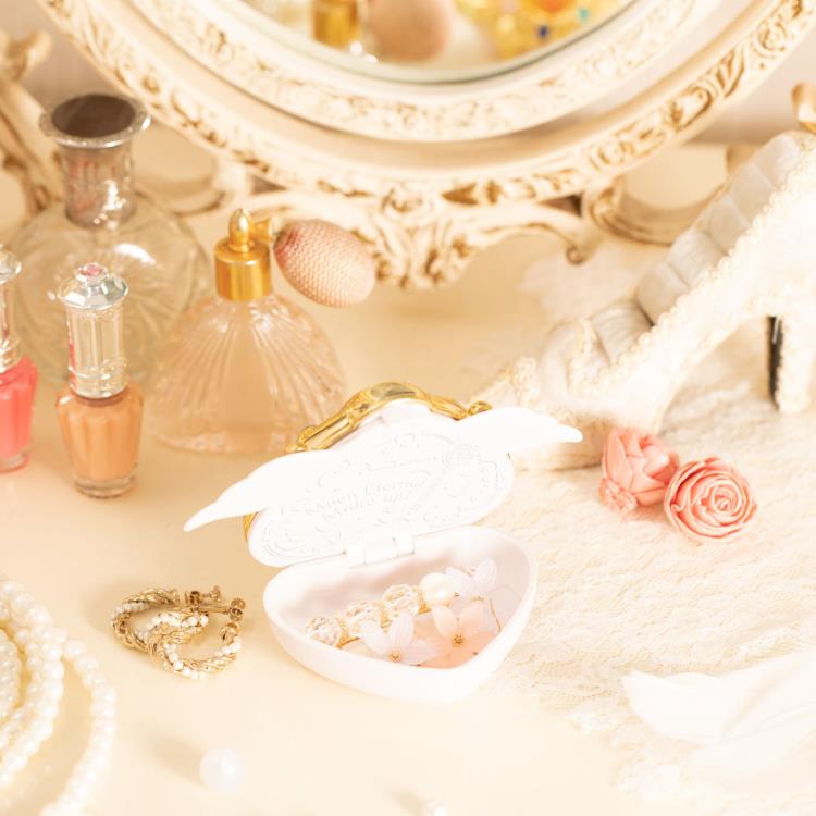 Sailor Moon Moonlight Memory Eternal Moon Article Exclusive Jewelry Case Gallery Image 8