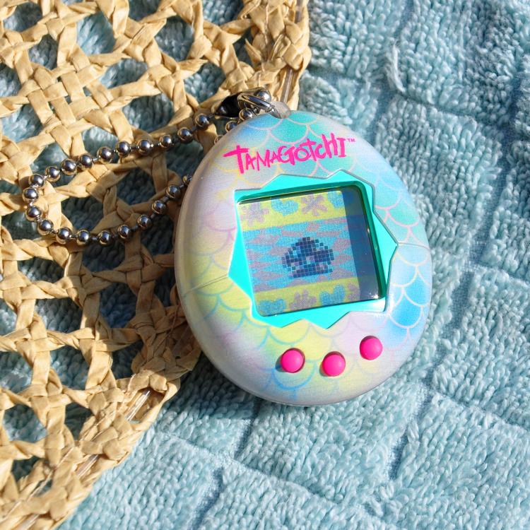 The Original Tamagotchi Gen 1 Game (Mermaid) Gallery Image 4