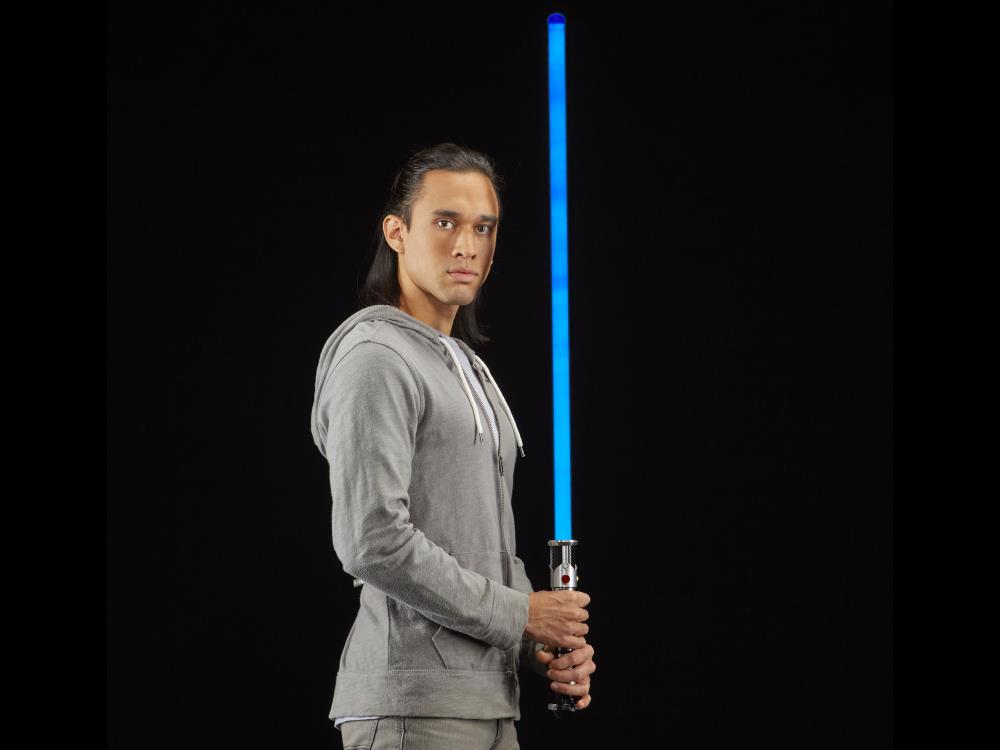 Star Wars: The Black Series Obi-Wan Kenobi (The Phantom Menace) Force FX Lightsaber Gallery Image 7