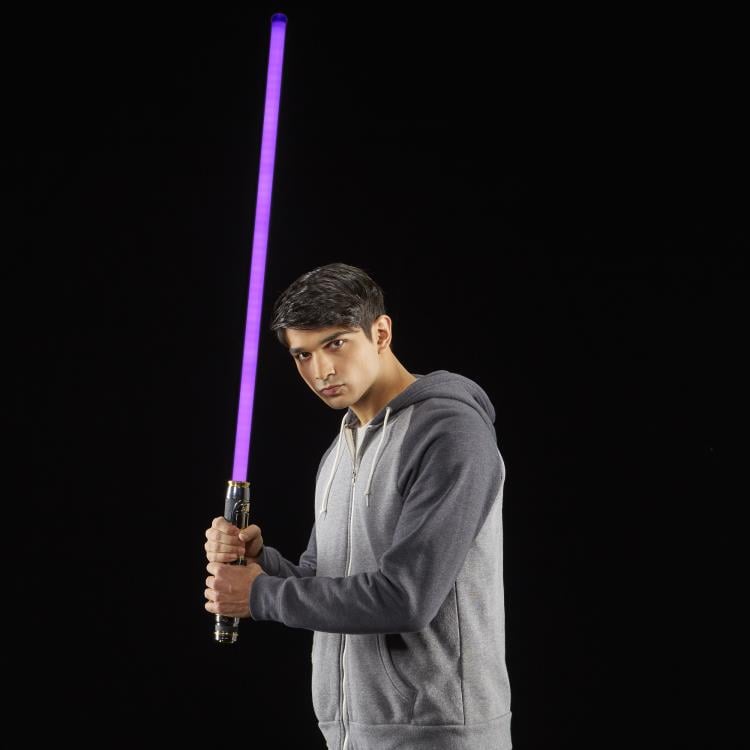 Star Wars: The Black Series Mace Windu (Revenge of the Sith) Force FX Lightsaber Gallery Image 7
