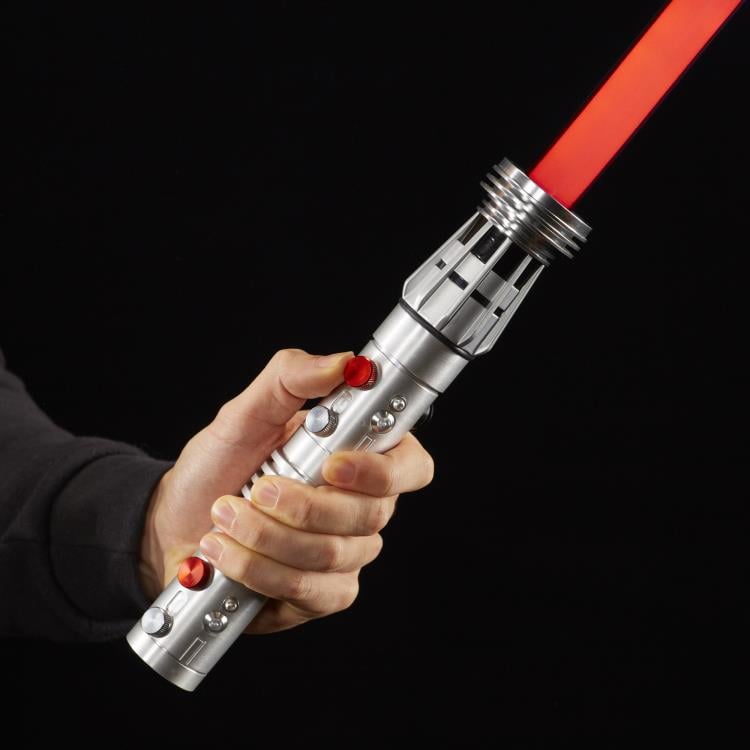 Star Wars: The Black Series Darth Maul (The Phantom Menace) Force FX Lightsaber Gallery Image 4