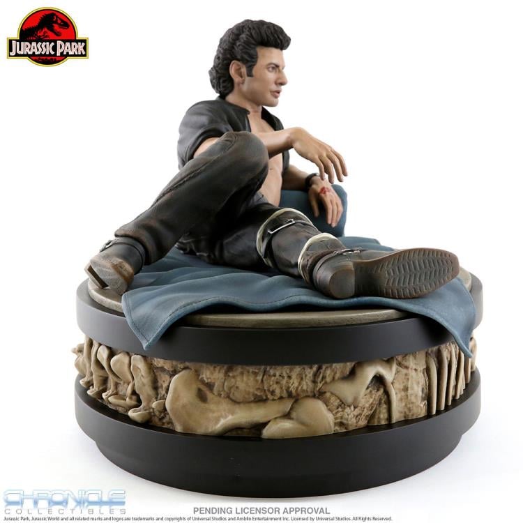 Jurassic Park Ian Malcolm 1/4 Scale Limited Edition Statue Gallery Image 10