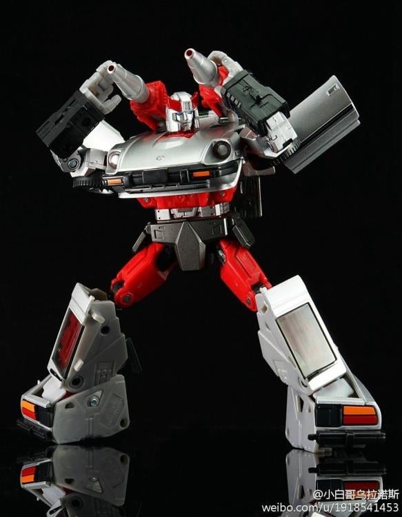 Transformers Masterpiece MP-18S Silverstreak (With Collector Coin) Gallery Image 6