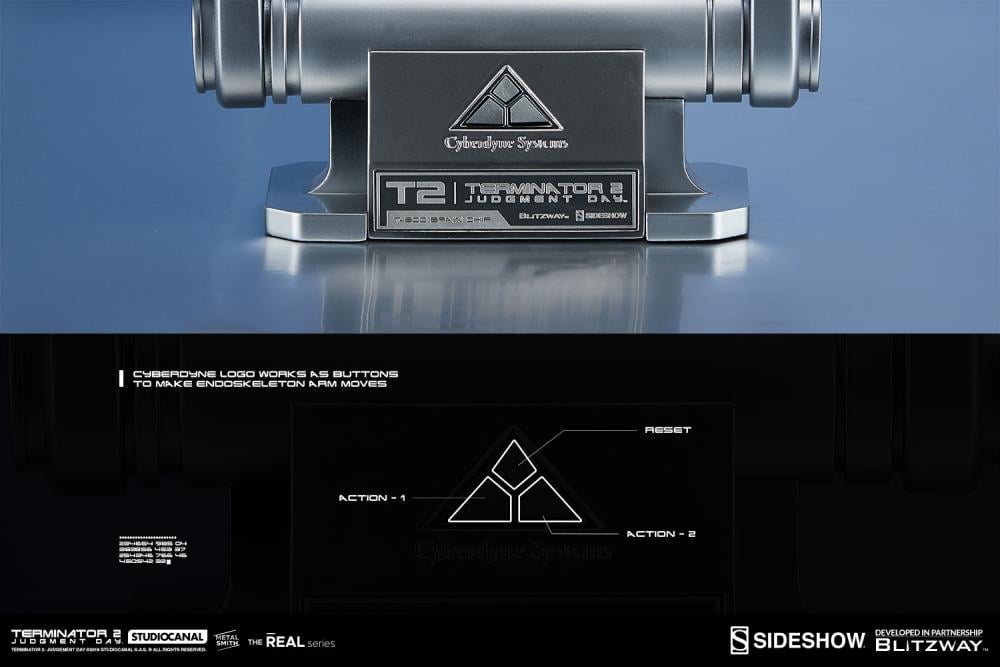 Terminator 2: Judgment Day T-800 Endoskeleton Arm and Brain Chip Life-Size Collectible Set Gallery Image 12