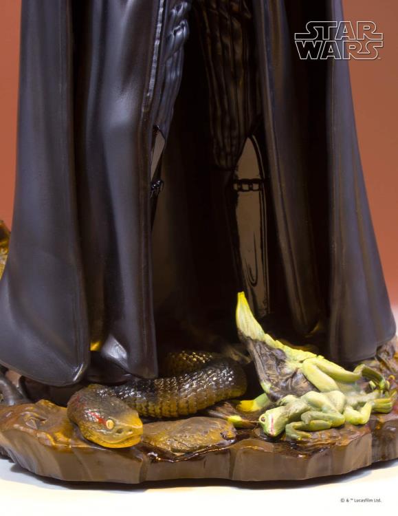 Star Wars Collector's Gallery Darth Vader (Empire Strikes Back) Limited Edition Statue Gallery Image 10