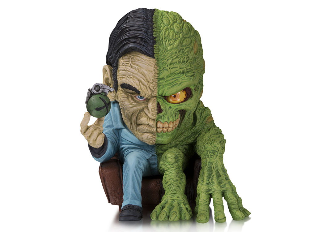 DC Artists Alley Two-Face Limited Edition Figure (James Groman) Gallery Image 3