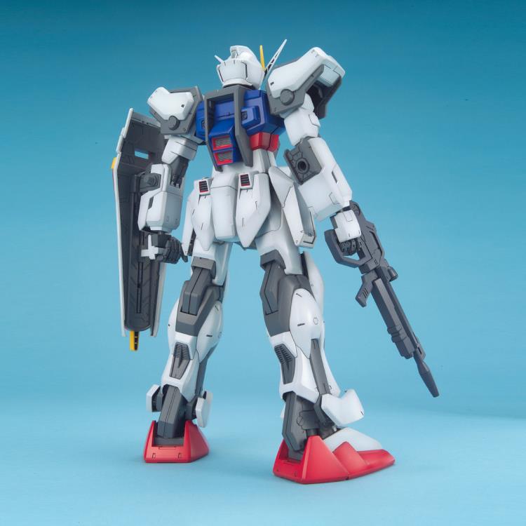 Mobile Suit Gundam SEED Big Scale Strike Gundam Exclusive 1/60 Scale Model Kit Gallery Image 4