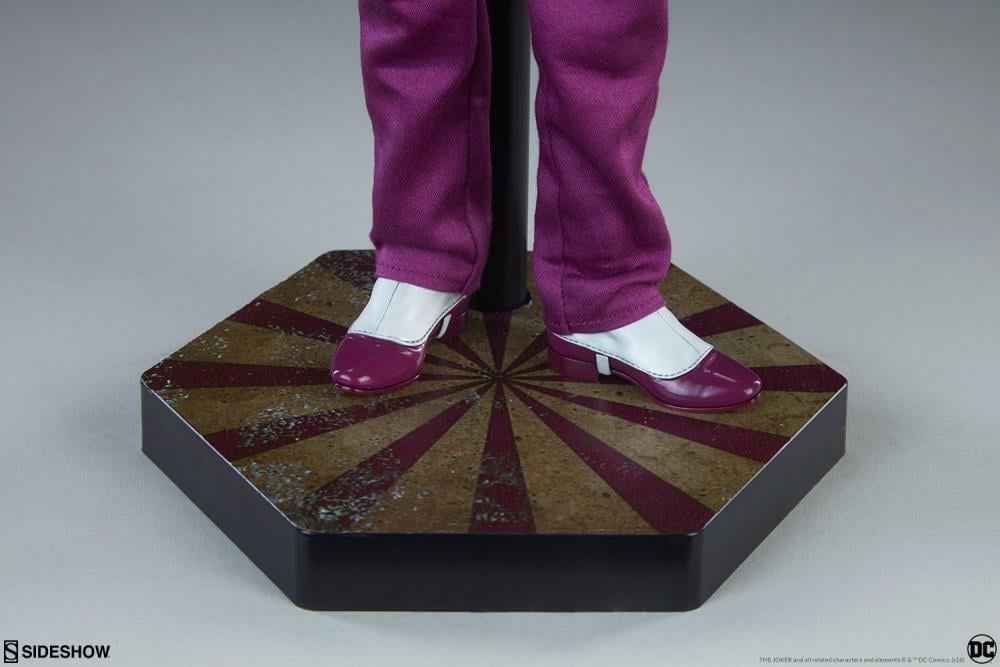 DC Comics The Joker 1/6 Scale Figure Gallery Image 10