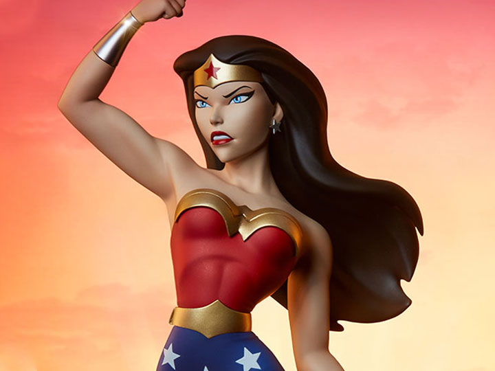Justice League: The Animated Series Wonder Woman Statue Gallery Image 1