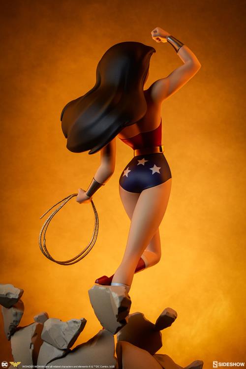 Justice League: The Animated Series Wonder Woman Statue Gallery Image 13