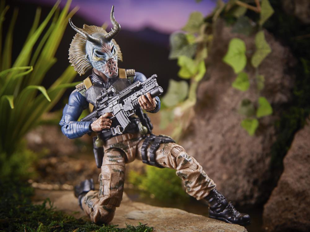 Black Panther Marvel Legends Erik Killmonger (M'Baku BAF) Gallery Image 4