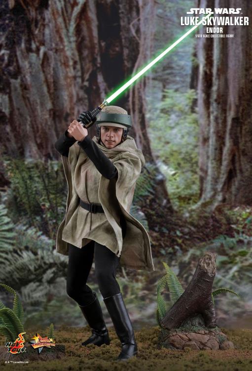 Star Wars: Return of the Jedi MMS516 Luke Skywalker (Endor) 1/6 Scale Collectible Figure Gallery Image 3