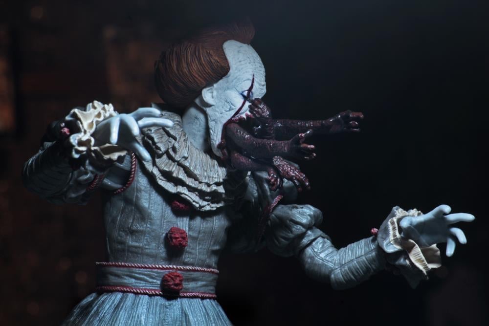 IT (2017) Ultimate Pennywise (Dancing Clown) Figure Gallery Image 12