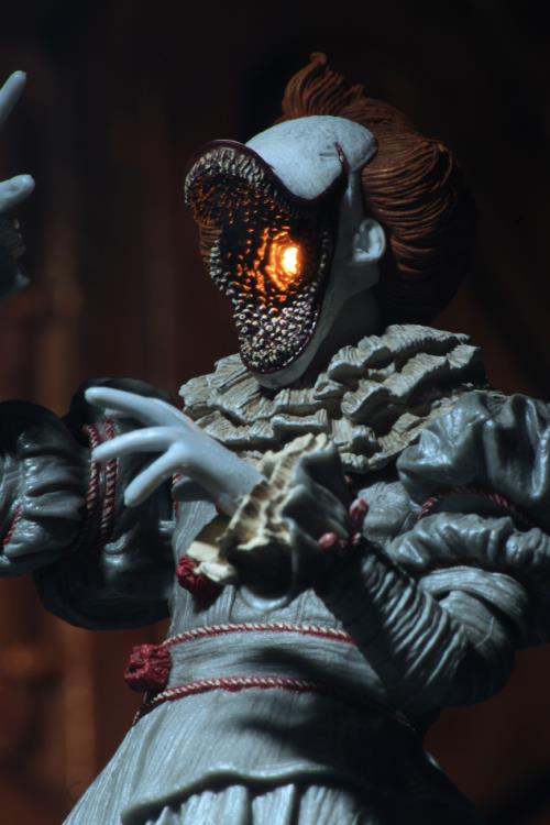 IT (2017) Ultimate Pennywise (Dancing Clown) Figure Gallery Image 16