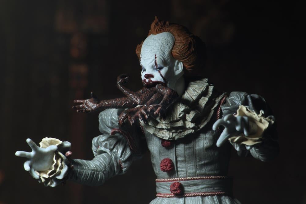 IT (2017) Ultimate Pennywise (Dancing Clown) Figure Gallery Image 13