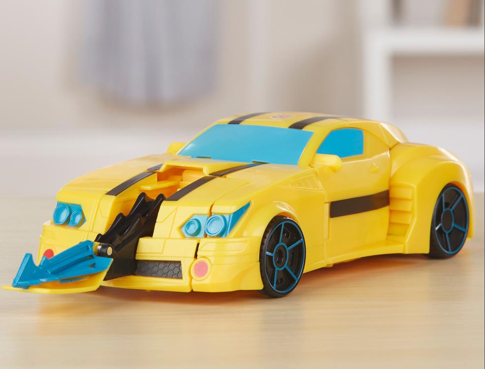 Transformers: Cyberverse Ultimate Bumblebee Gallery Image 7