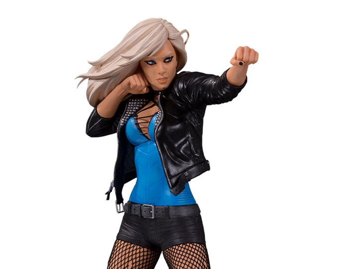 Cover Girls of the DC Universe Black Canary Limited Edition Statue (Joelle Jones) Gallery Image 1