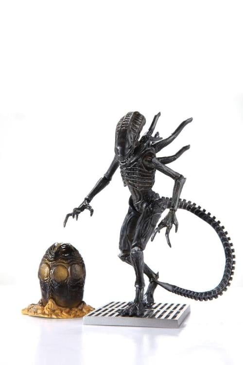 Aliens: Colonial Marines Alien Soldier 1:18 Scale Action Figure Gallery Image 5