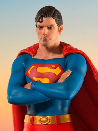 Superman (1978) Deluxe Superman 1/10 Art Scale Statue Gallery Image 2