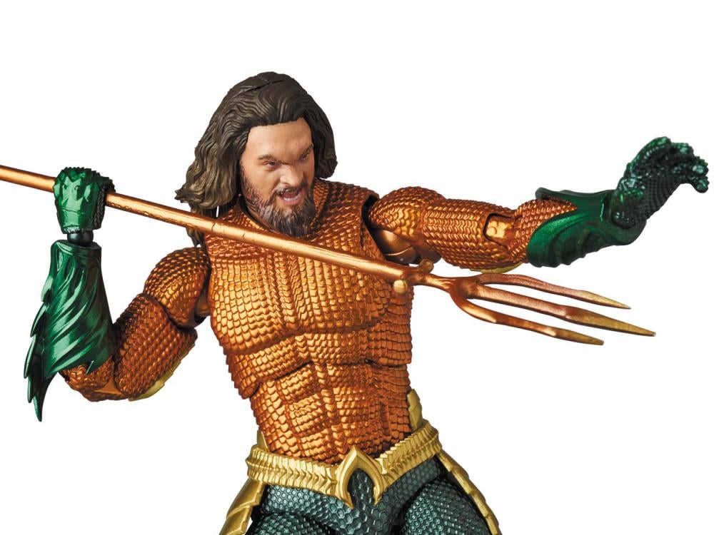 Aquaman MAFEX No.095 Aquaman Action Figure Gallery Image 8
