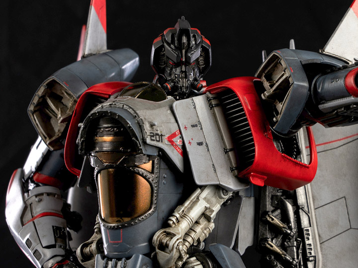 Bumblebee DLX Scale Collectible Series Blitzwing Gallery Image 1