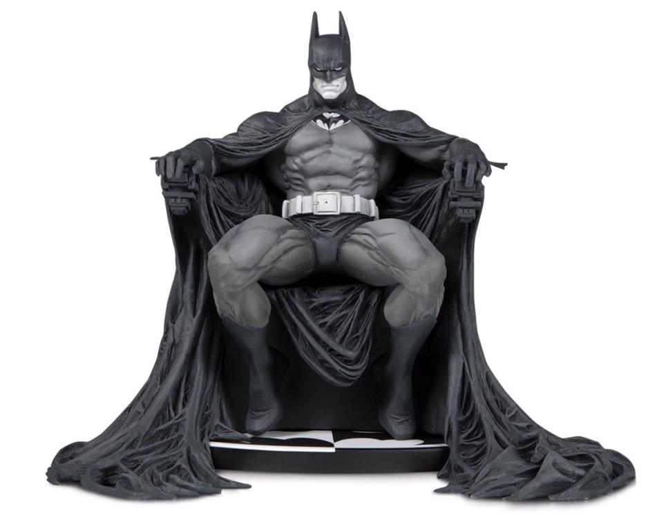 Batman Black and White Limited Edition Statue (Marc Silvestri) Gallery Image 3