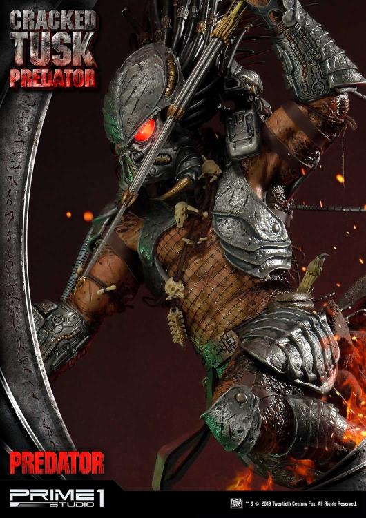Predator Premium Masterline Cracked Tusk Predator Statue Gallery Image 11