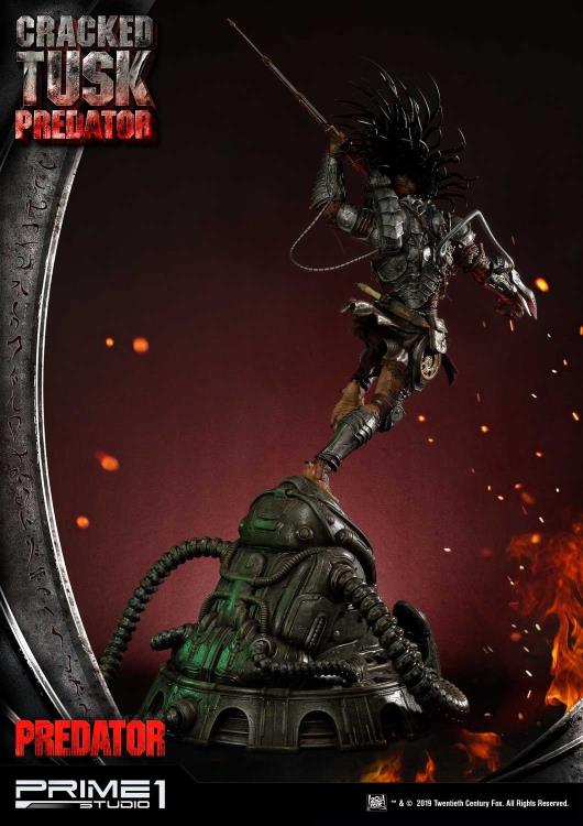Predator Premium Masterline Cracked Tusk Predator Statue Gallery Image 7