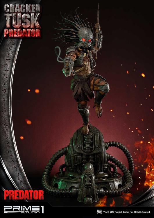 Predator Premium Masterline Cracked Tusk Predator Statue Gallery Image 3