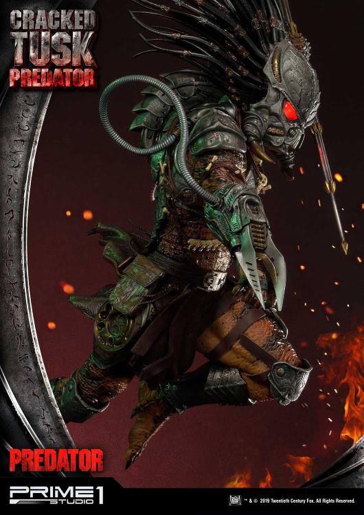 Predator Premium Masterline Cracked Tusk Predator Statue Gallery Image 12