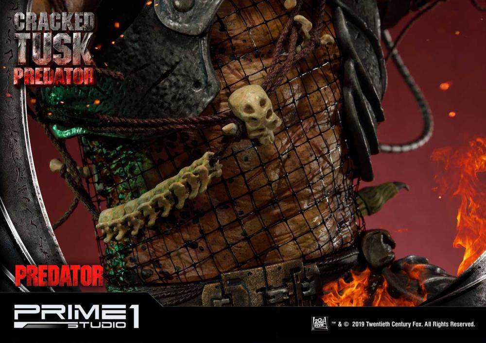Predator Premium Masterline Cracked Tusk Predator Statue Gallery Image 20