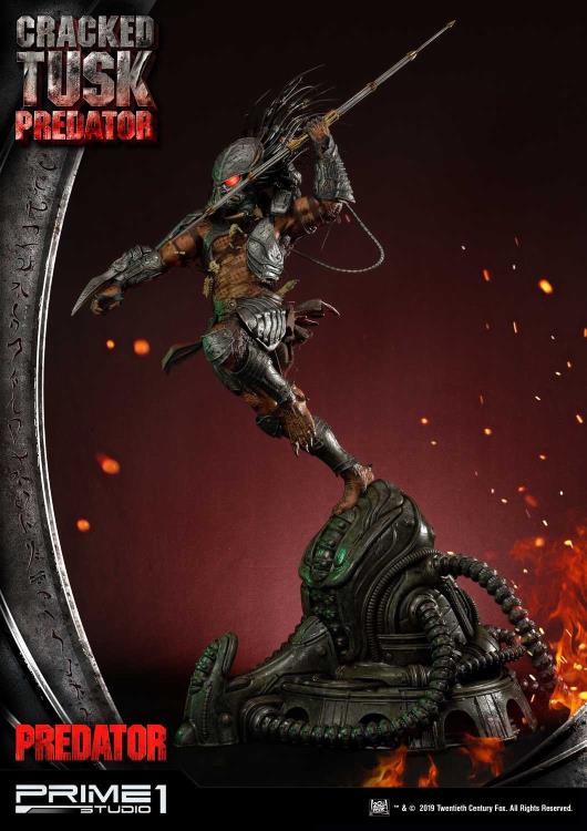 Predator Premium Masterline Cracked Tusk Predator Statue Gallery Image 4