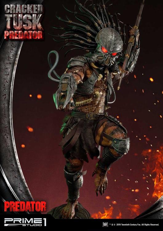 Predator Premium Masterline Cracked Tusk Predator Statue Gallery Image 10