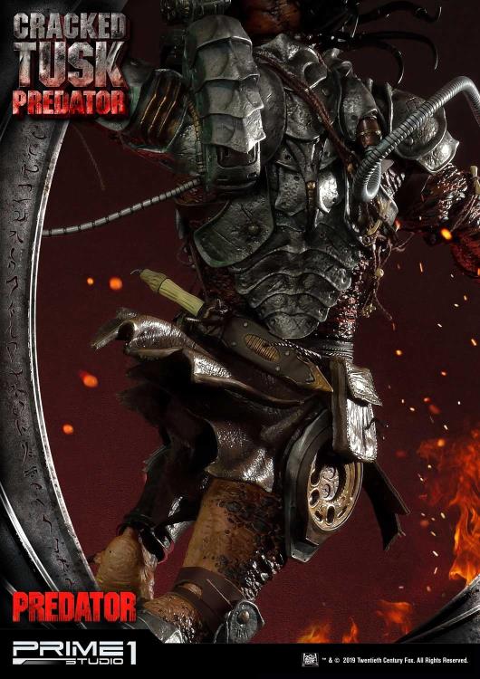 Predator Premium Masterline Cracked Tusk Predator Statue Gallery Image 13