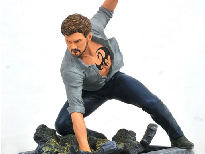 The Defenders Gallery Iron Fist Figure Gallery Image 1